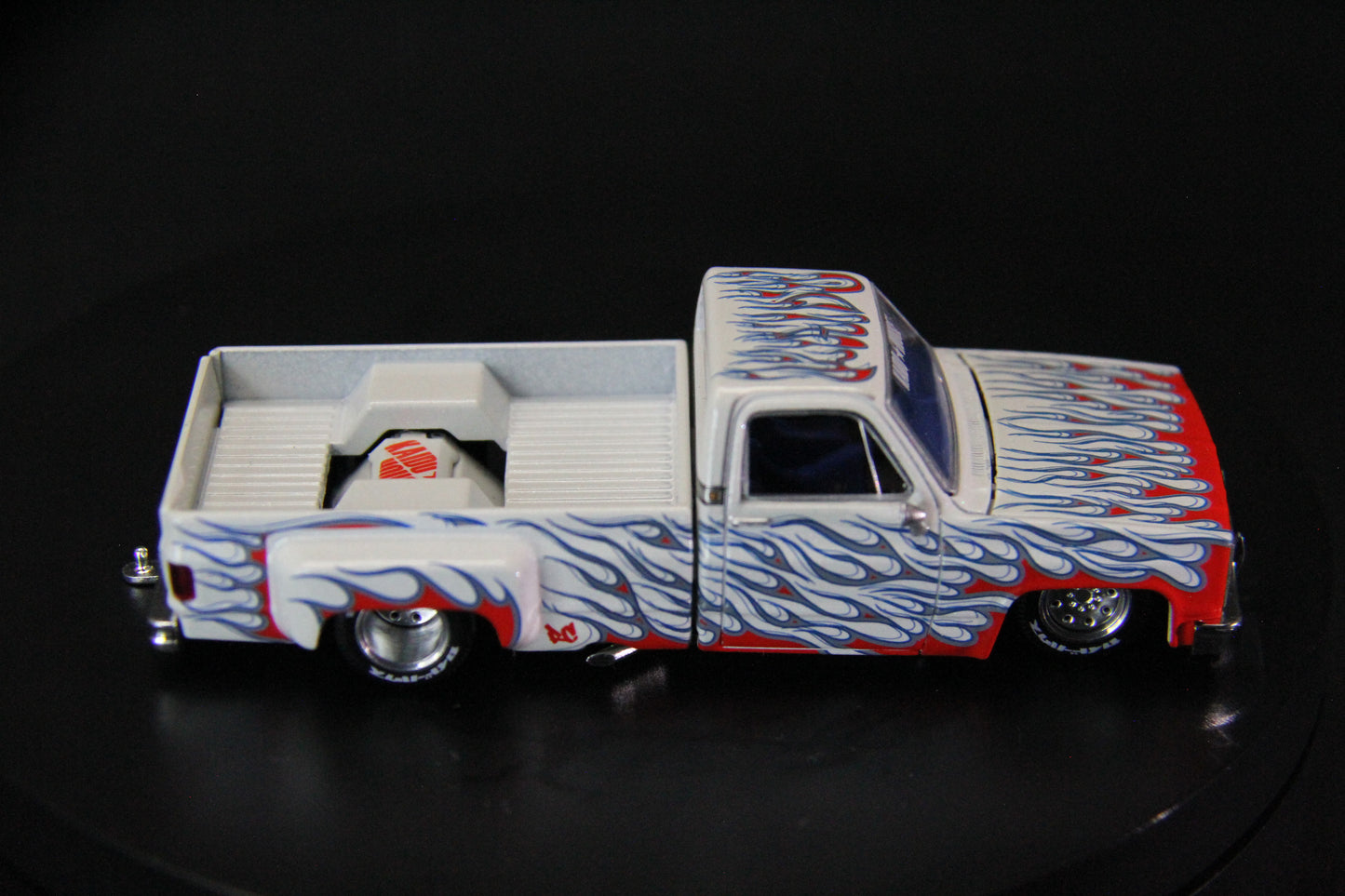 CHEVROLET SILVERADO DUALLY ON FIRE V2