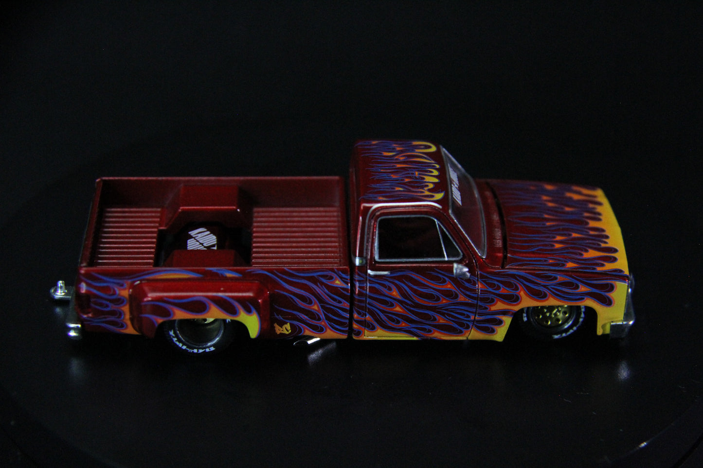 CHEVROLET SILVERADO DUALLY ON FIRE V1
