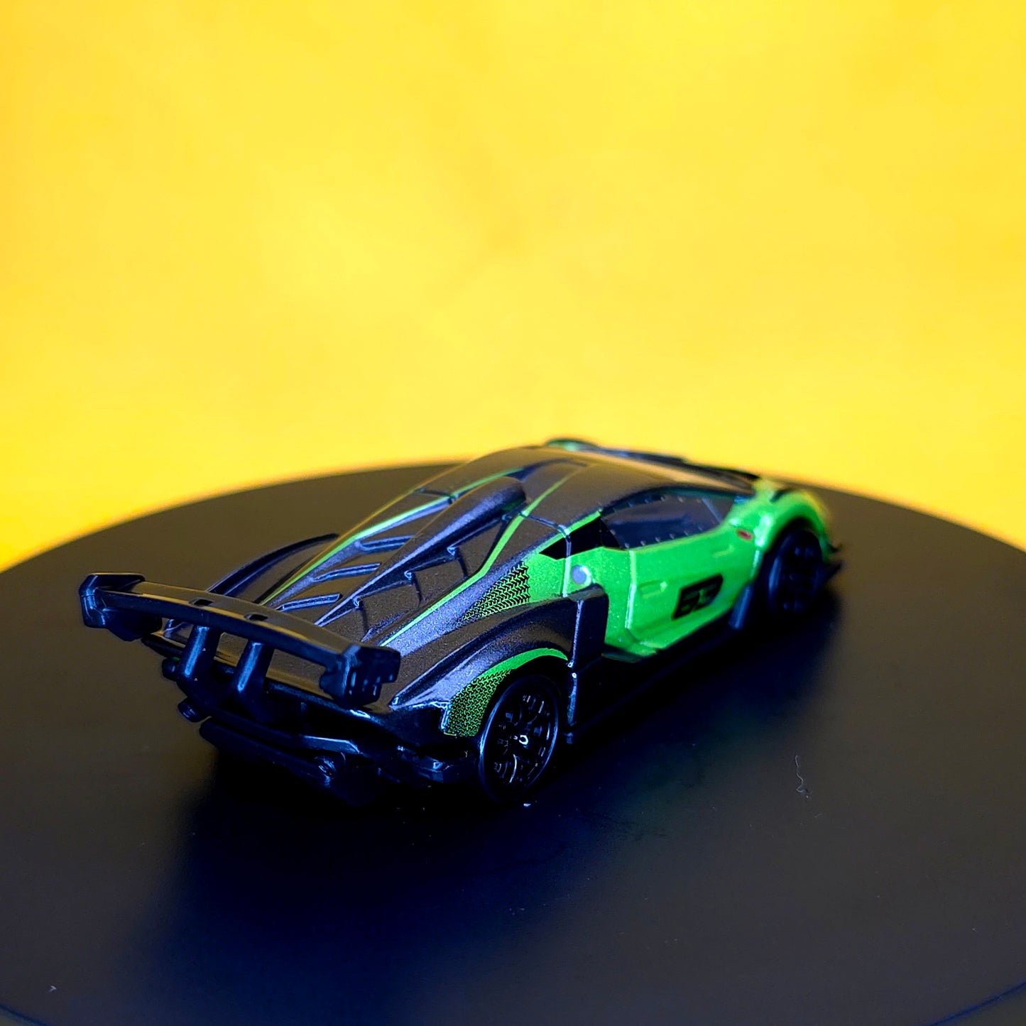 LAMBORGHINI ESSENZA SCV12