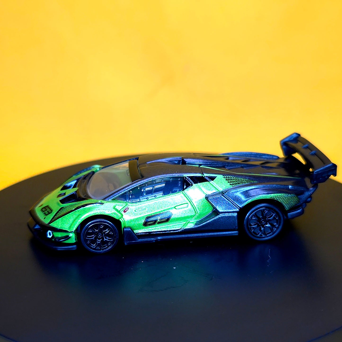 LAMBORGHINI ESSENZA SCV12