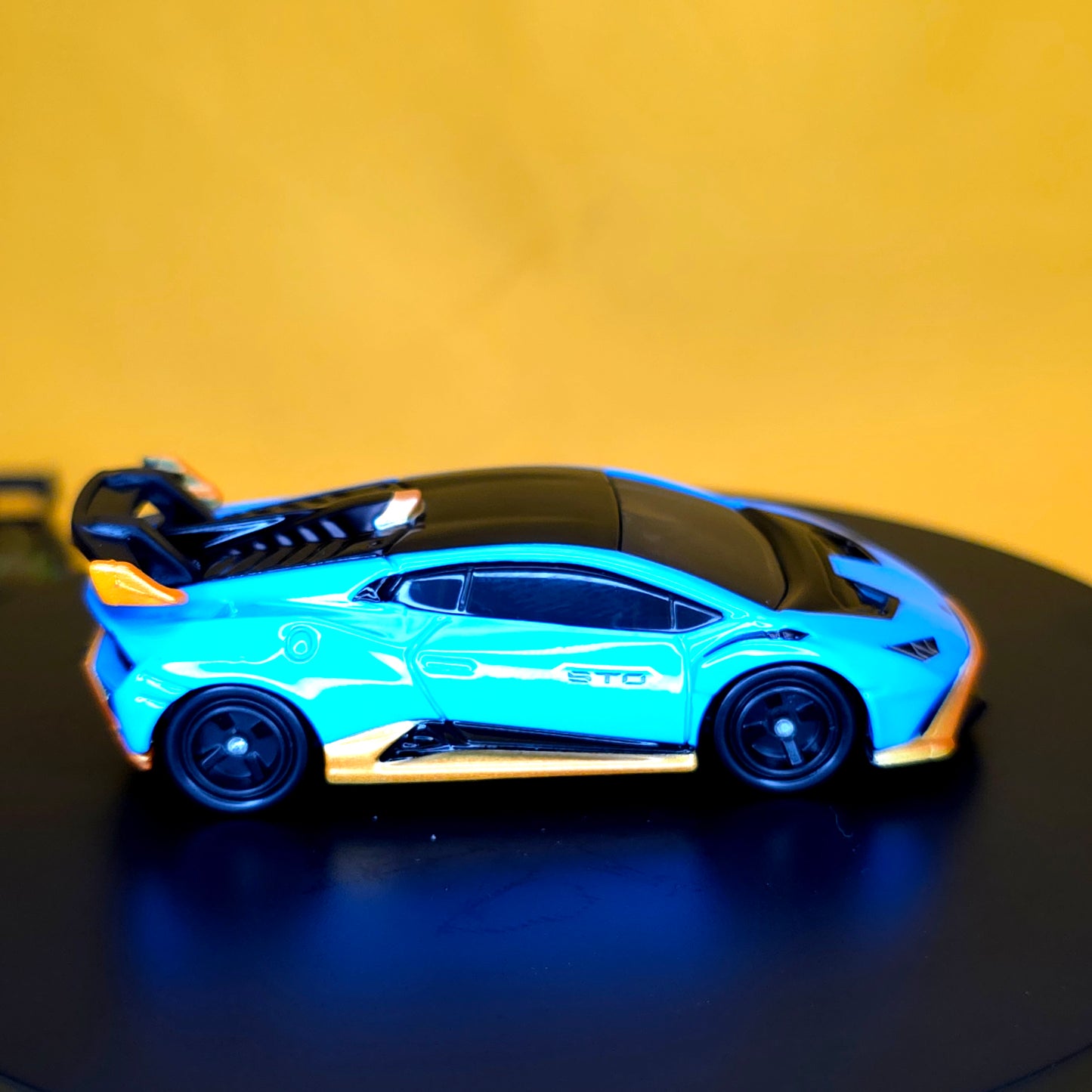 LAMBORGHINI HURACAN STO