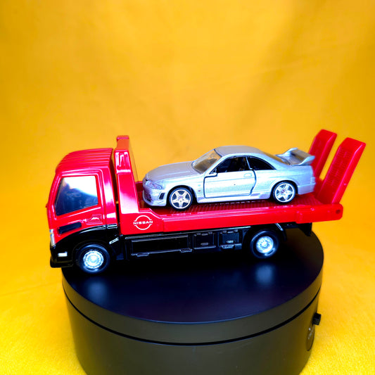 TRANSPORT NISSAN SKYLINE GTR R33 SILVER