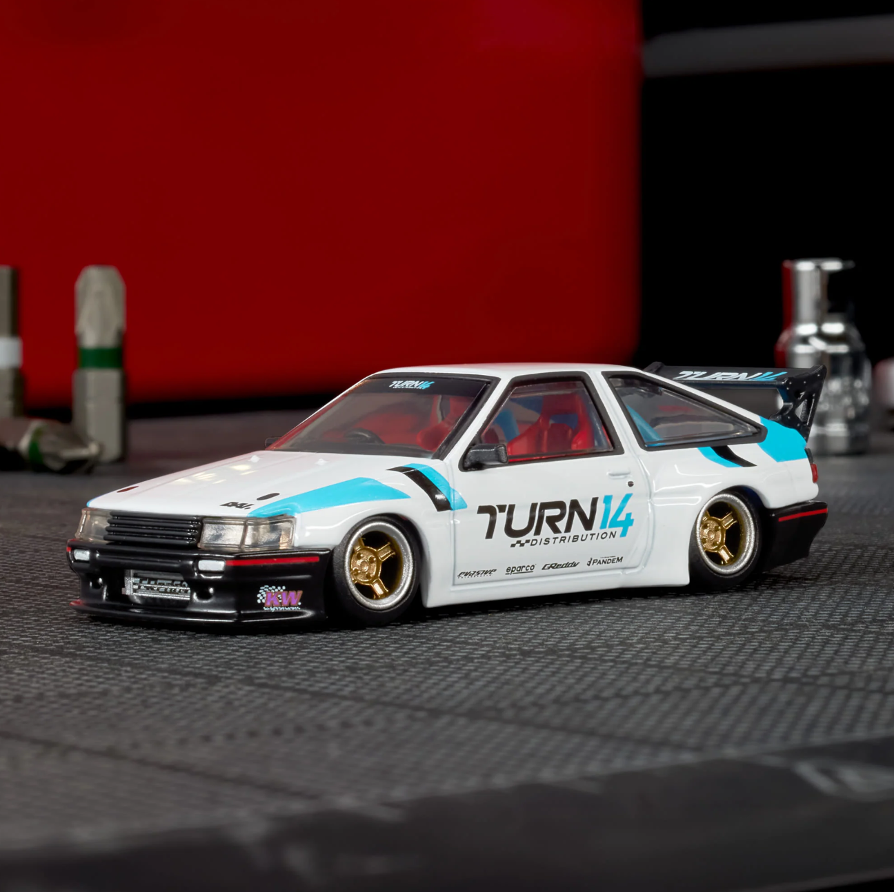 TOYOTA COROLLA LEVIN AE86 CUSTOM