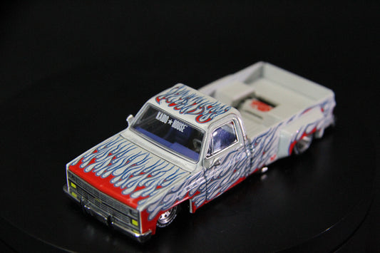 CHEVROLET SILVERADO DUALLY ON FIRE V2