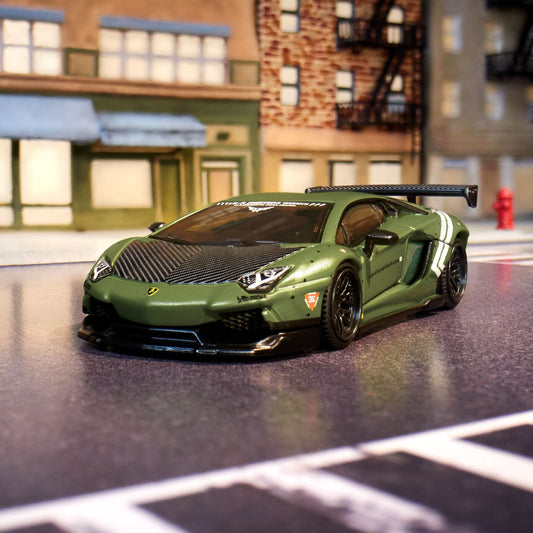 LAMBORGHINI AVENTADOR LP 700-4
