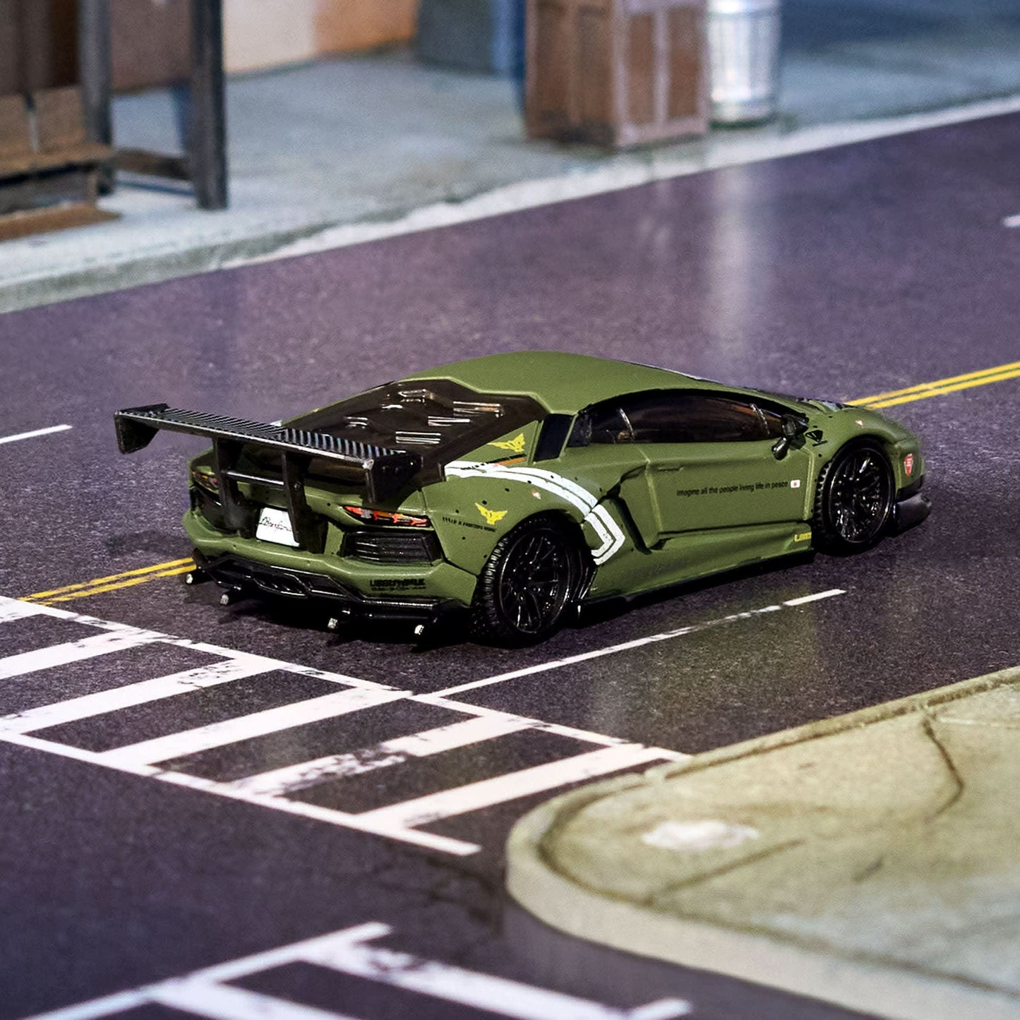 LAMBORGHINI AVENTADOR LP 700-4