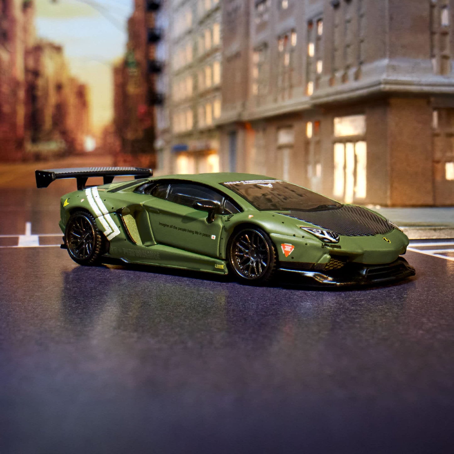 LAMBORGHINI AVENTADOR LP 700-4